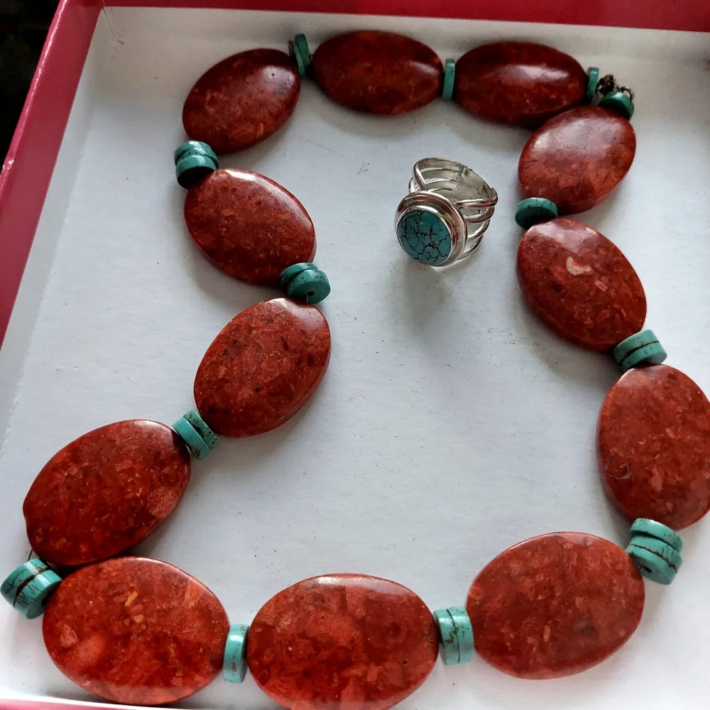 Vintage Turquoise and Graduated Sponge Coral 925 Beaded Necklace & Ring - Picture 12 of 15